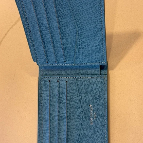 Louis Vuitton Vibrant Blue Card Holder - Picture 3 of 3